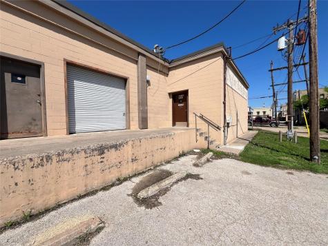 211 W 3rd Street Taylor TX 76574