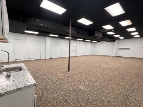 211 W 3rd Street Taylor TX 76574