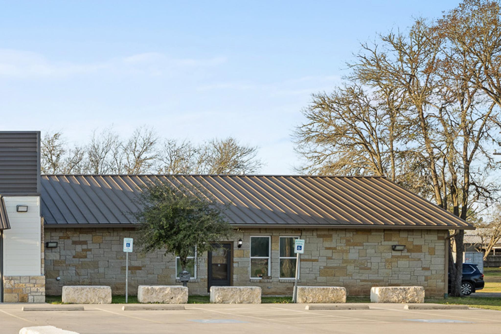 1417 W State Highway 71 La Grange TX 78945