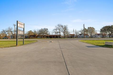 1417 W State Highway 71 La Grange TX 78945
