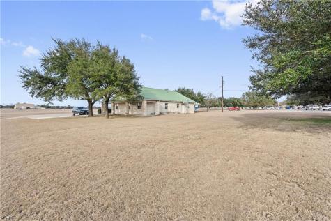 409 Mallard Lane Taylor TX 76574