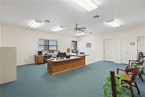 409 Mallard Lane Taylor TX 76574