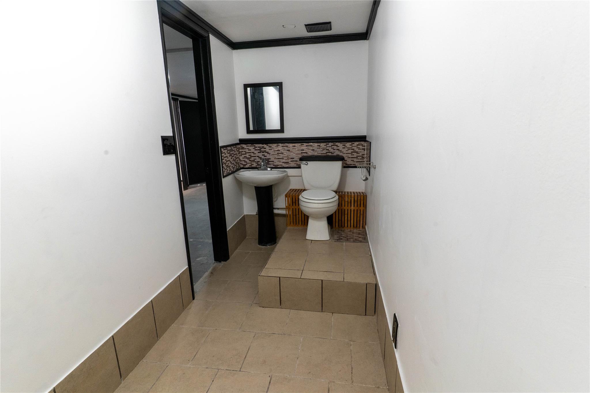108 E Clark Street Bartlett TX 76511
