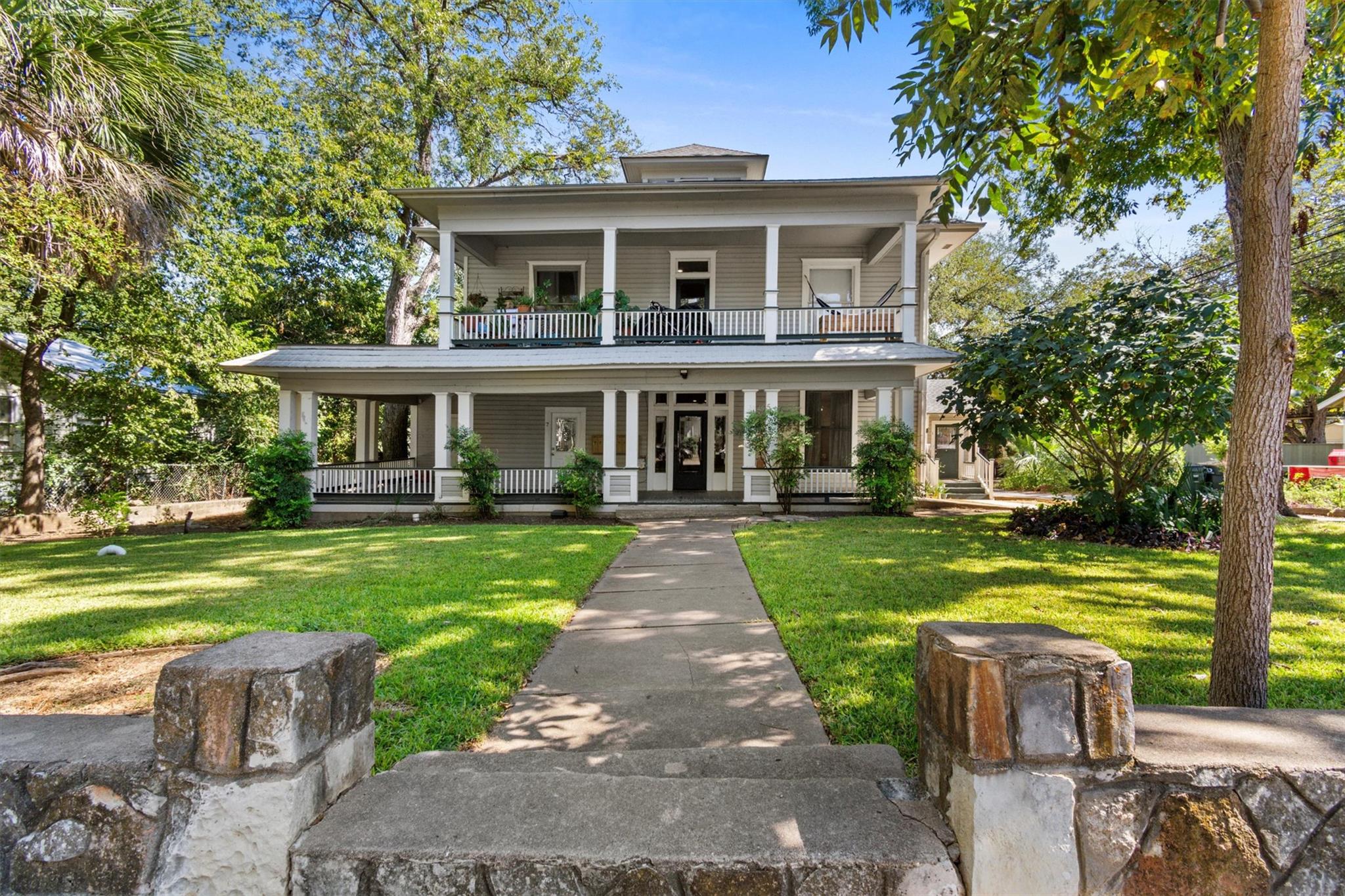 527 W San Antonio Street San Marcos TX 78666