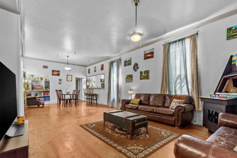 527 W San Antonio Street San Marcos TX 78666