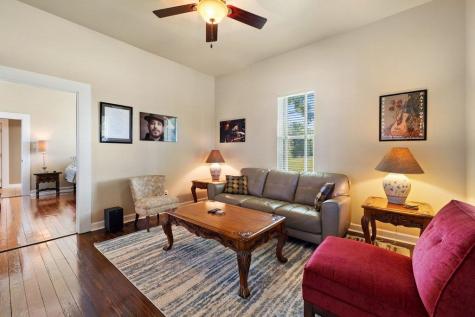 314 And 312 W 3rd Street Taylor TX 76574