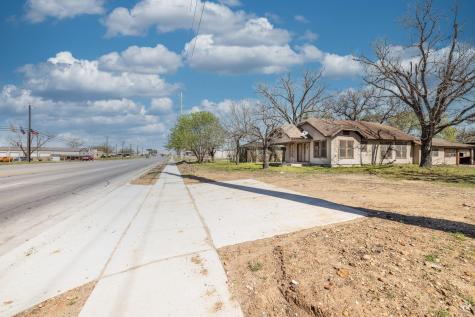 1602 Water Street Gonzales TX 78629