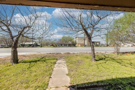 1602 Water Street Gonzales TX 78629