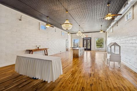 606 High Street Comfort TX 77318