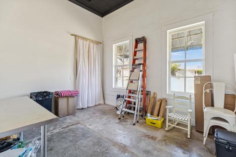 606 High Street Comfort TX 77318