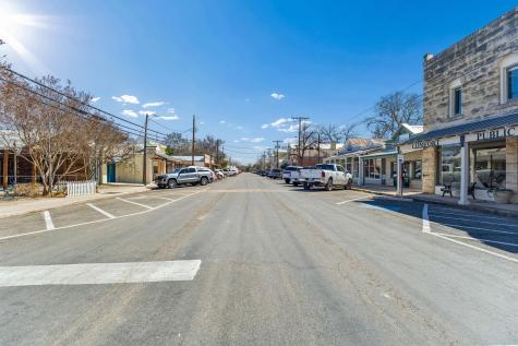 606 High Street Comfort TX 77318