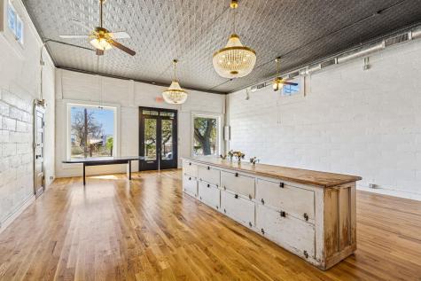 606 High Street Comfort TX 77318