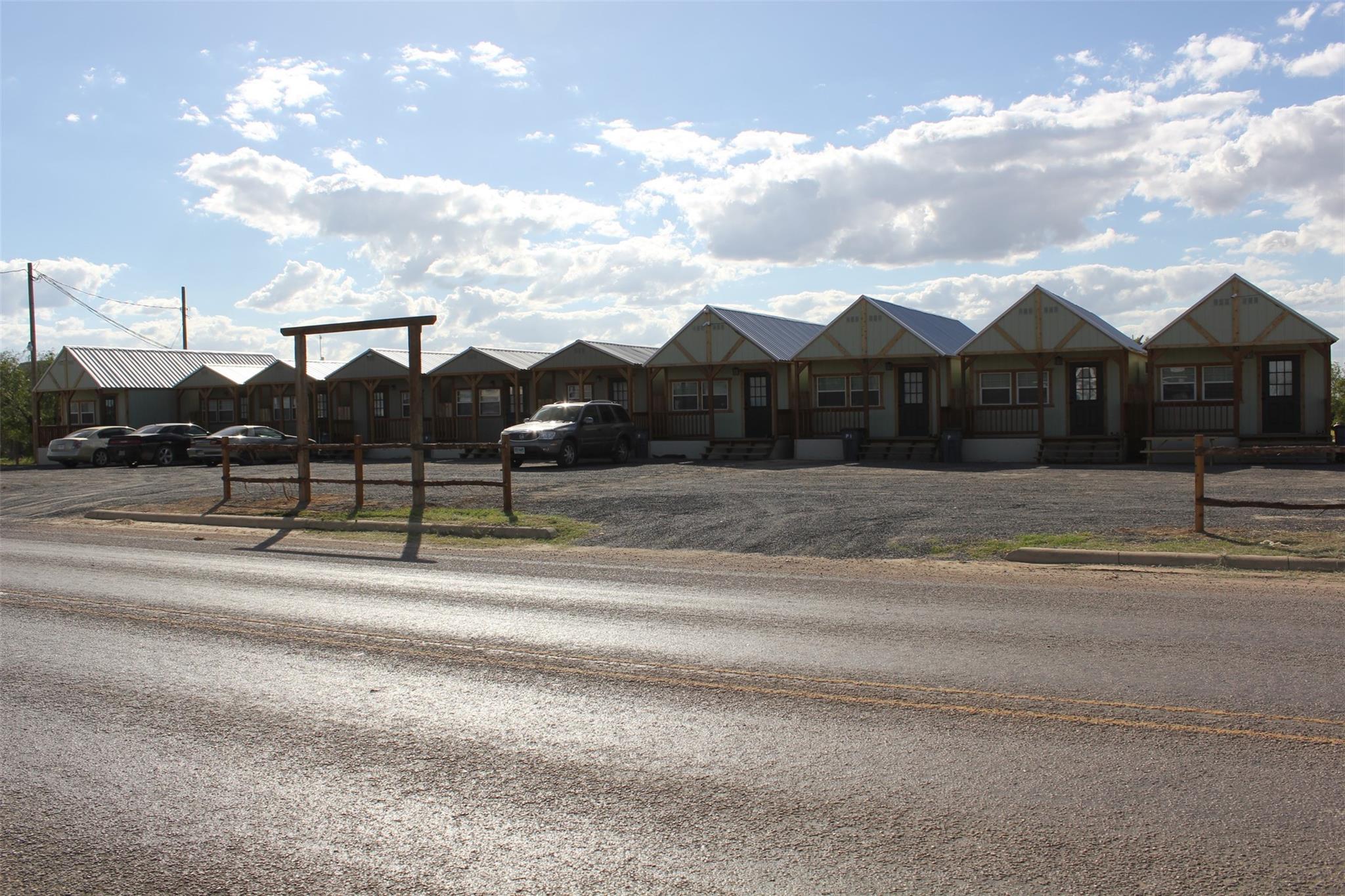 10 S Commerce Street Big Wells TX 78830