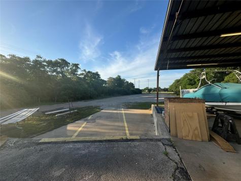 2502 Highway 304 Smithville TX 78957