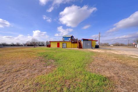 14100 Camino Real Niederwald TX 78640