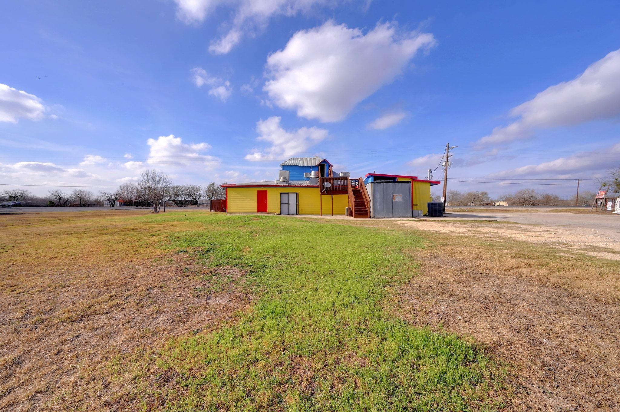 14100 Camino Real Niederwald TX 78640
