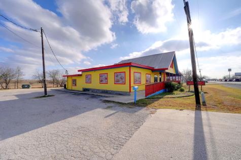 14100 Camino Real Niederwald TX 78640