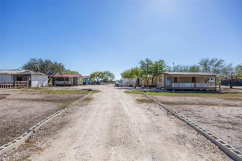 176 Co Road 304 Orange Grove TX 78372