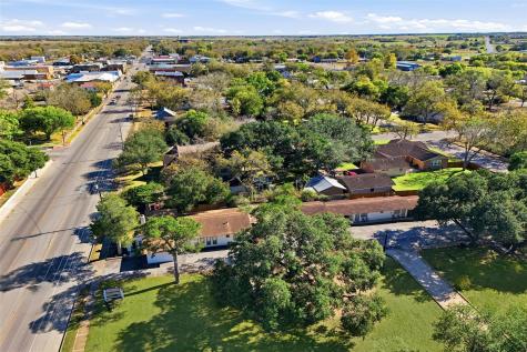 1016 N Avenue E Avenue Shiner TX 77984