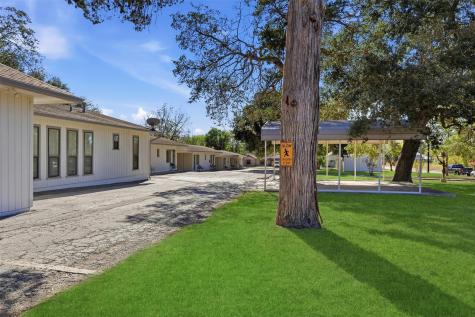 1016 N Avenue E Avenue Shiner TX 77984