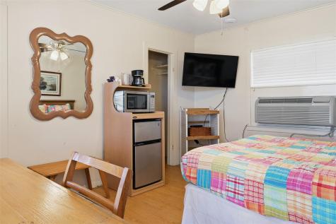 1016 N Avenue E Avenue Shiner TX 77984