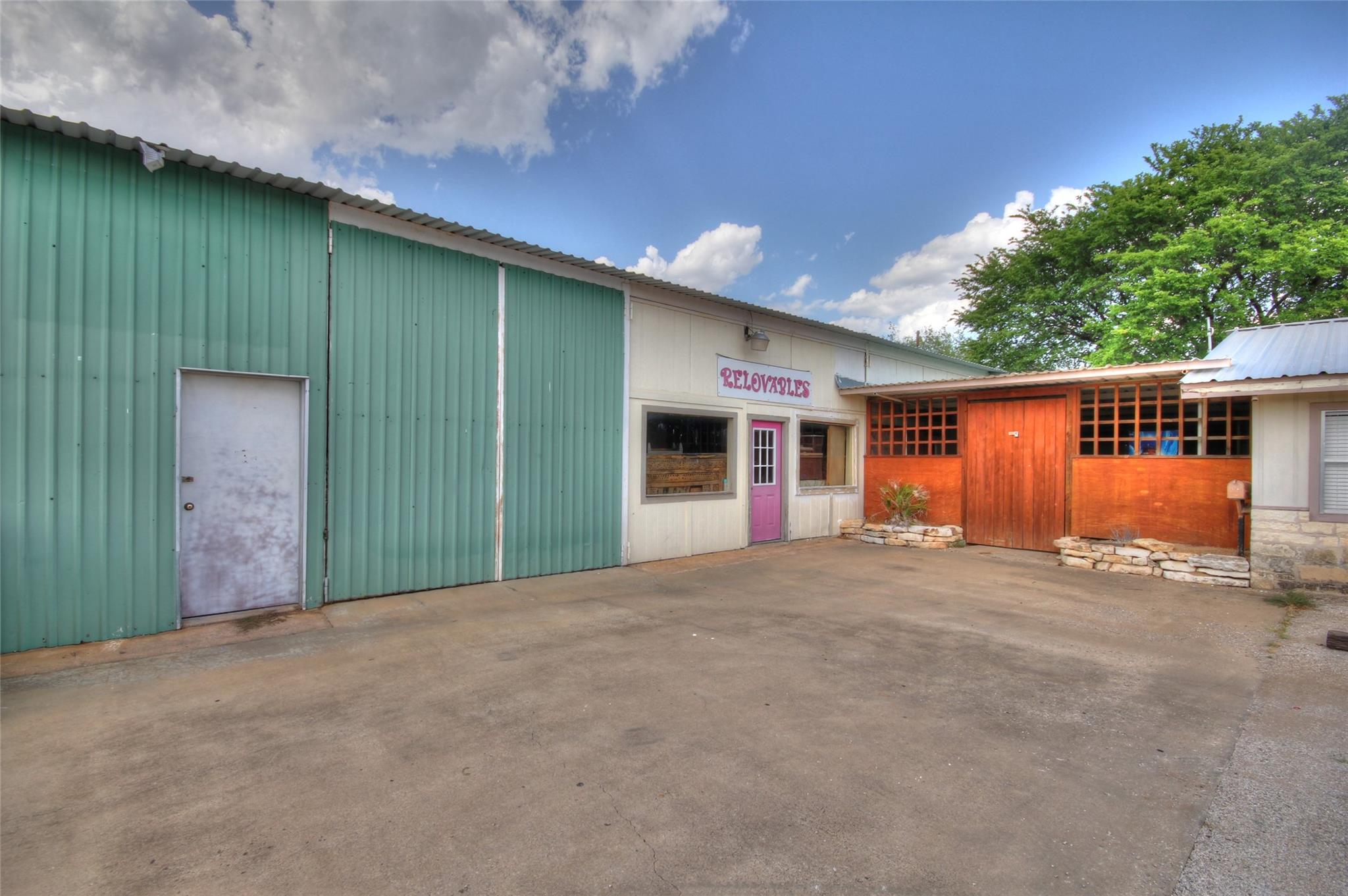 609 W Young Street Llano TX 78643