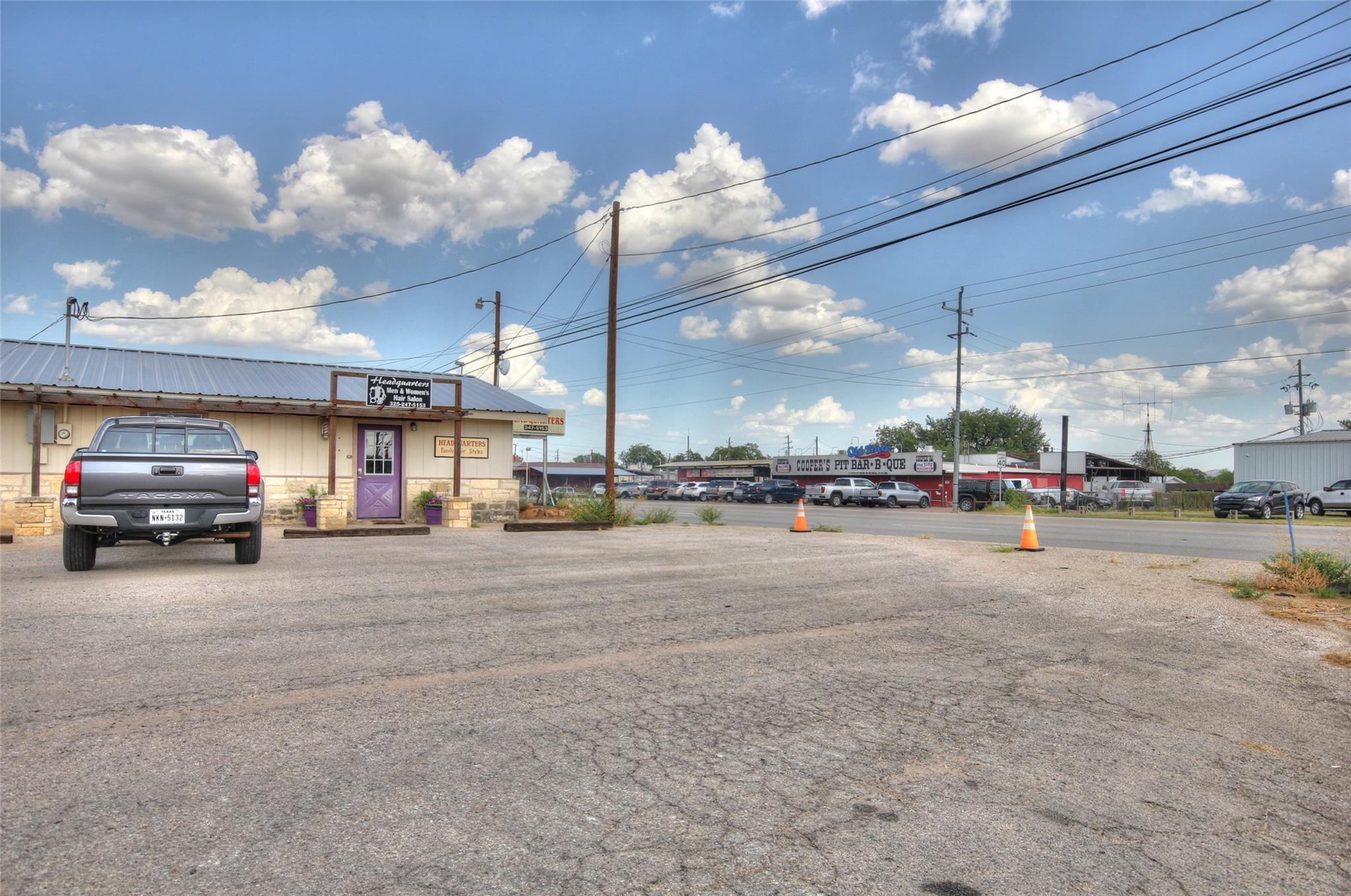 609 W Young Street Llano TX 78643