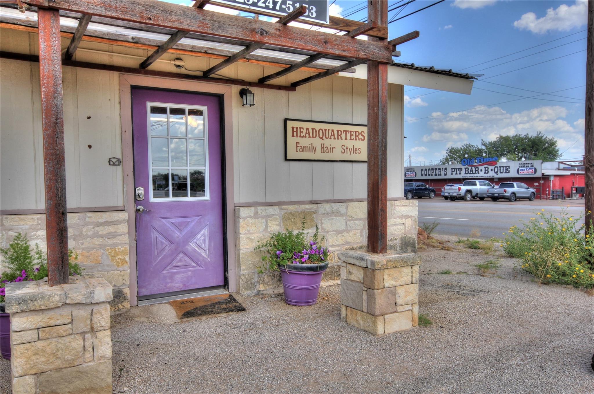609 W Young Street Llano TX 78643