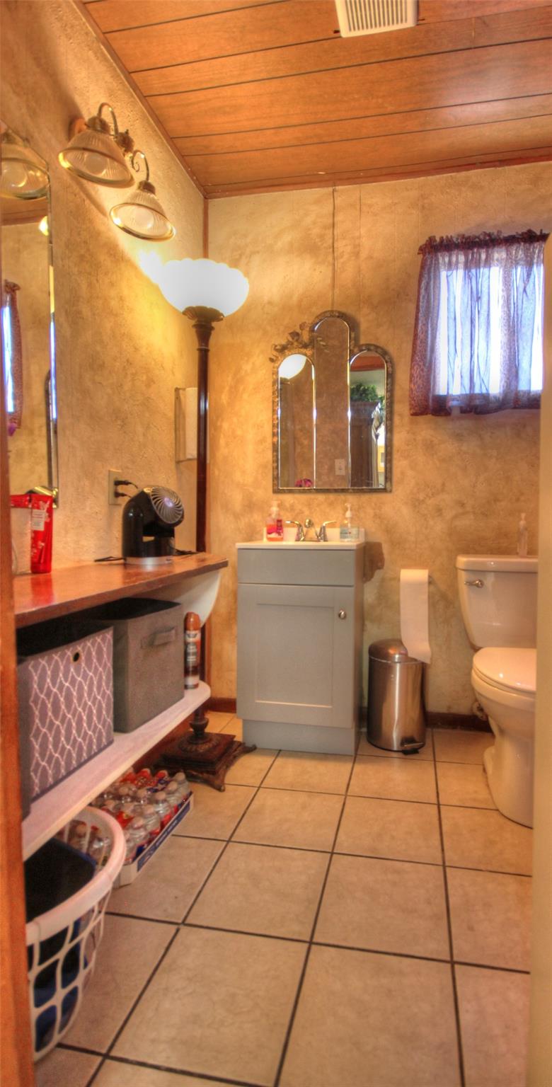 609 W Young Street Llano TX 78643