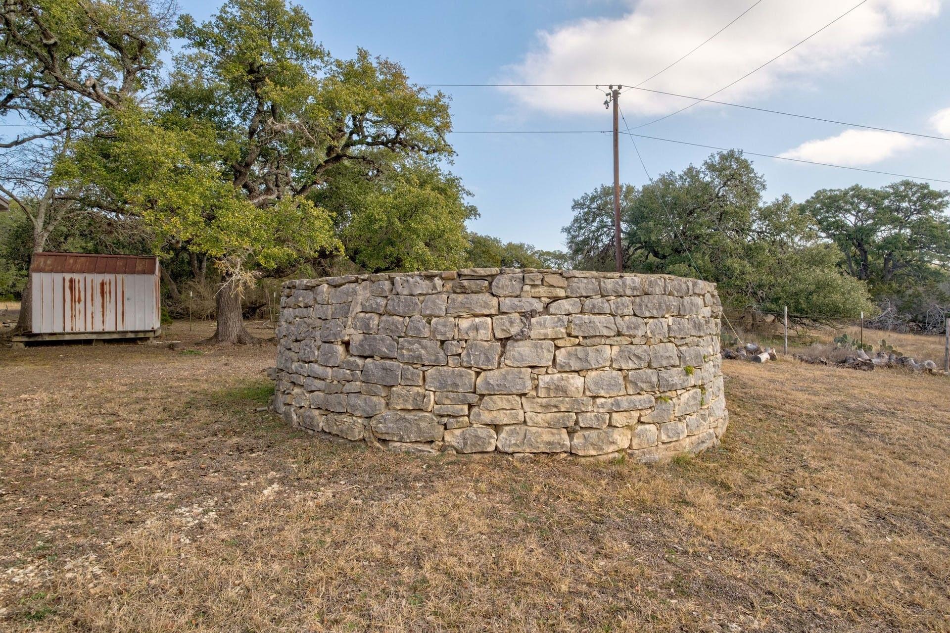 22100 Fm 150 W Driftwood TX 78619