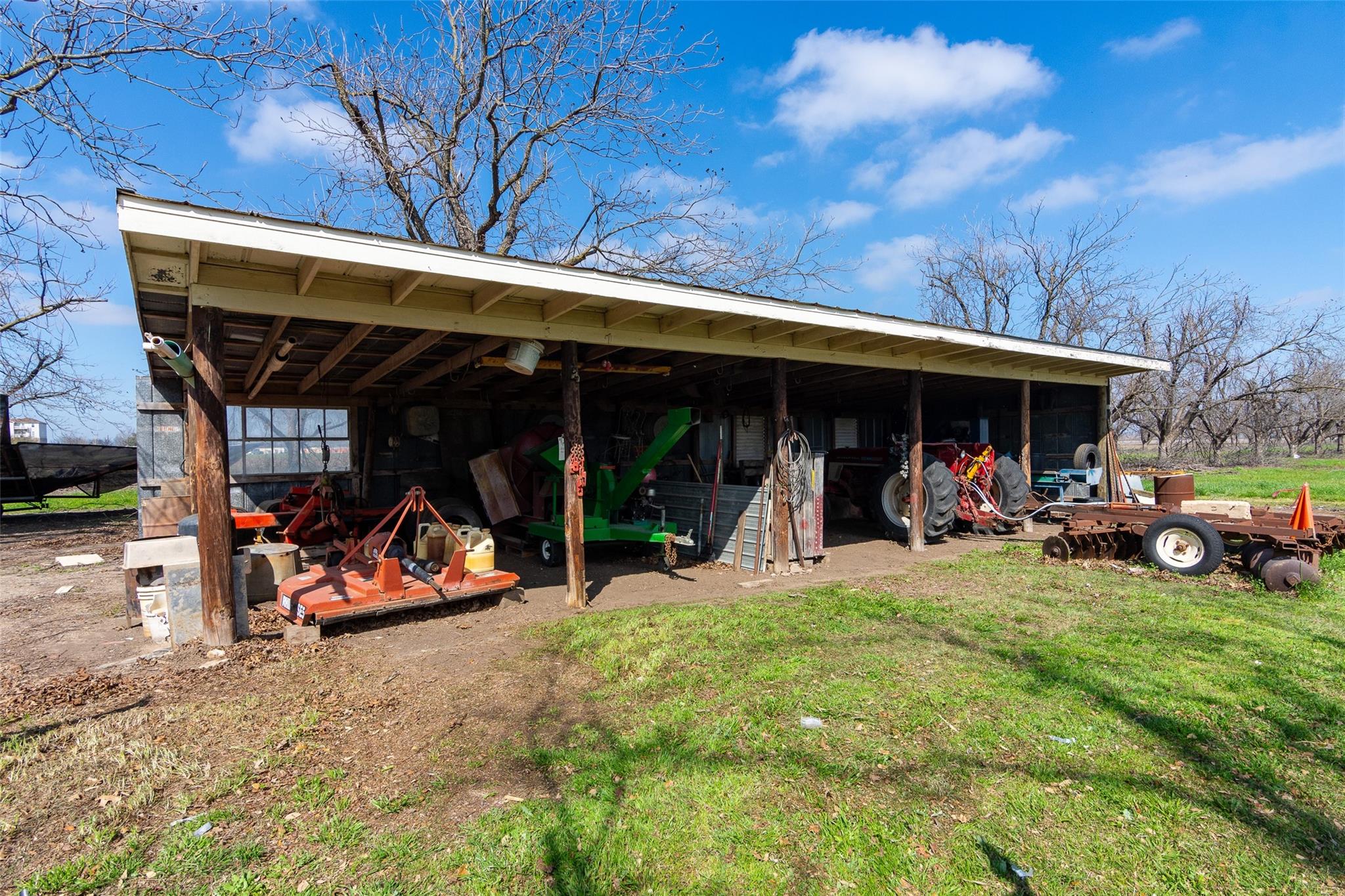 3310 N Main Street Taylor TX 76574