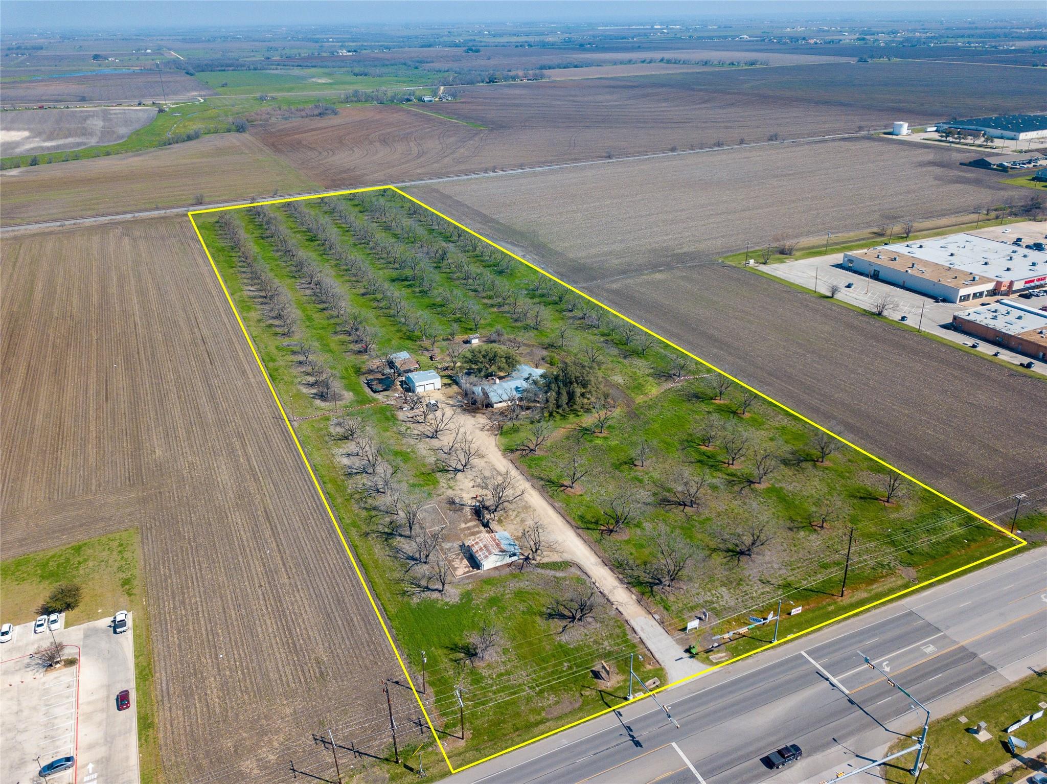 3310 N Main Street Taylor TX 76574