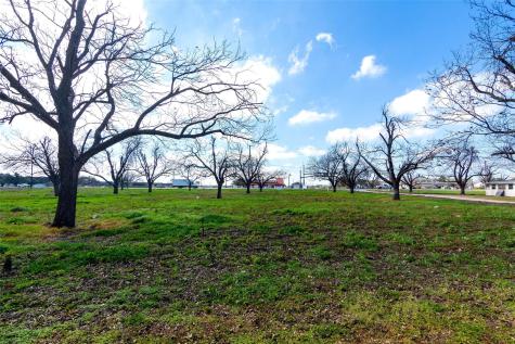 3310 N Main Street Taylor TX 76574