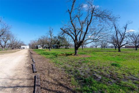 3310 N Main Street Taylor TX 76574