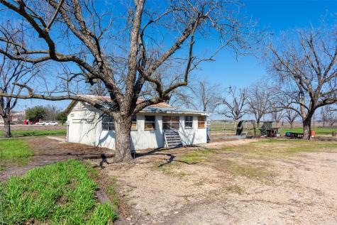 3310 N Main Street Taylor TX 76574
