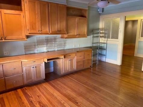 321 N Main Street Taylor TX 76574