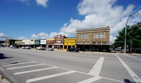 321 N Main Street Taylor TX 76574