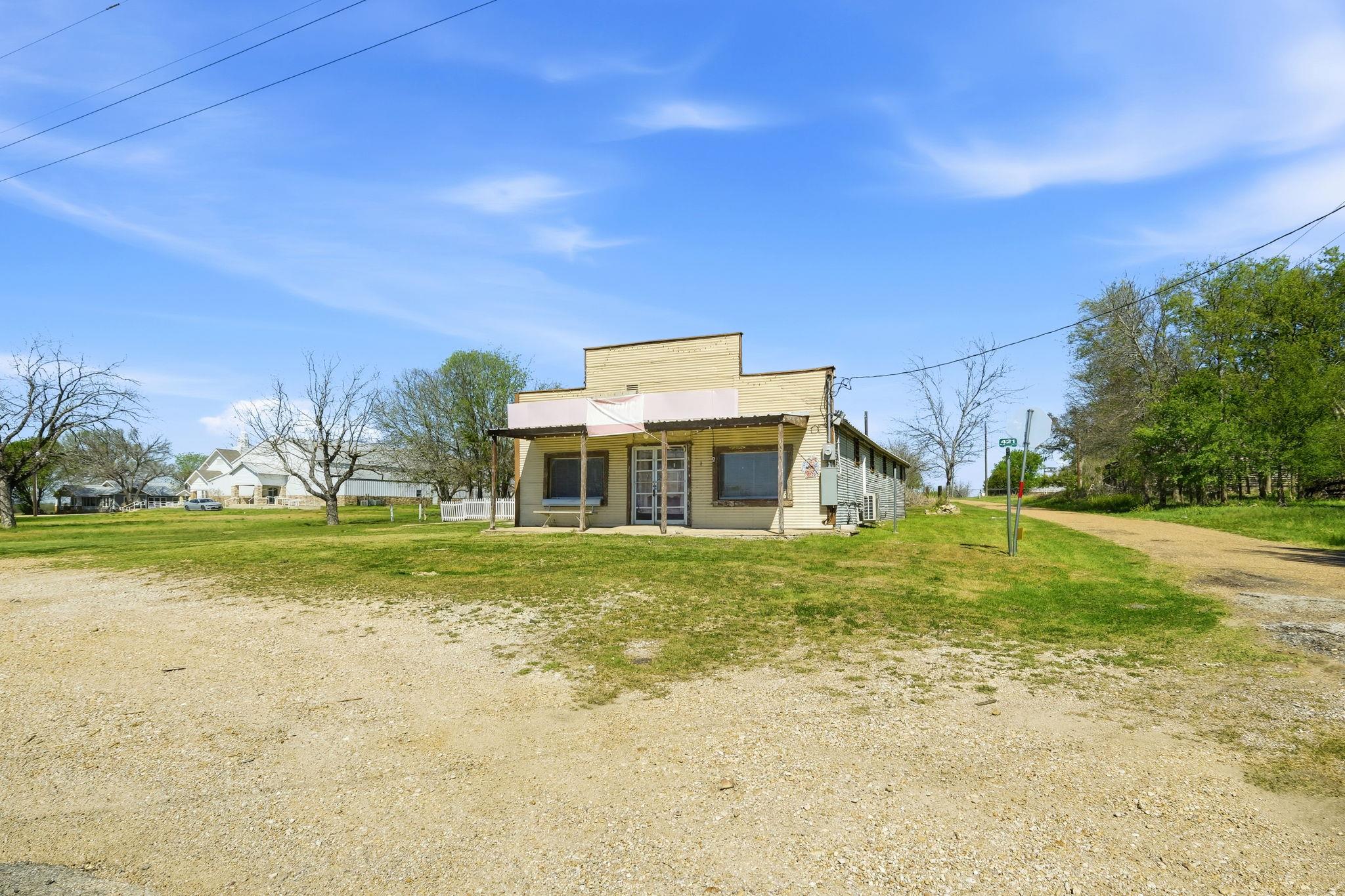 110 County Road 421 Thorndale TX 76577