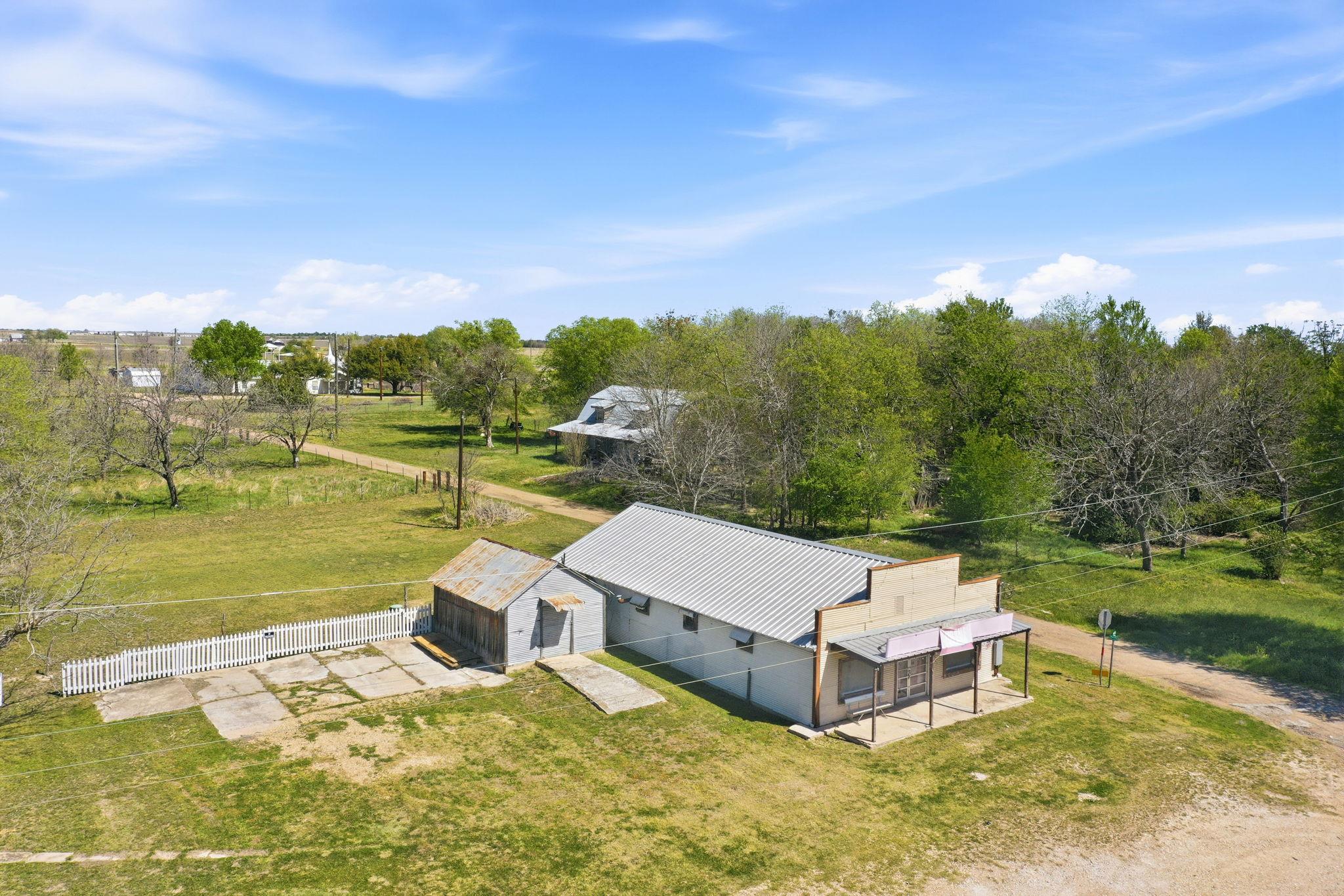 110 County Road 421 Thorndale TX 76577