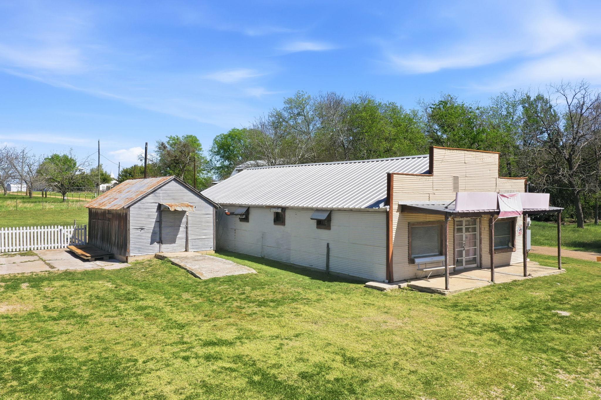 110 County Road 421 Thorndale TX 76577
