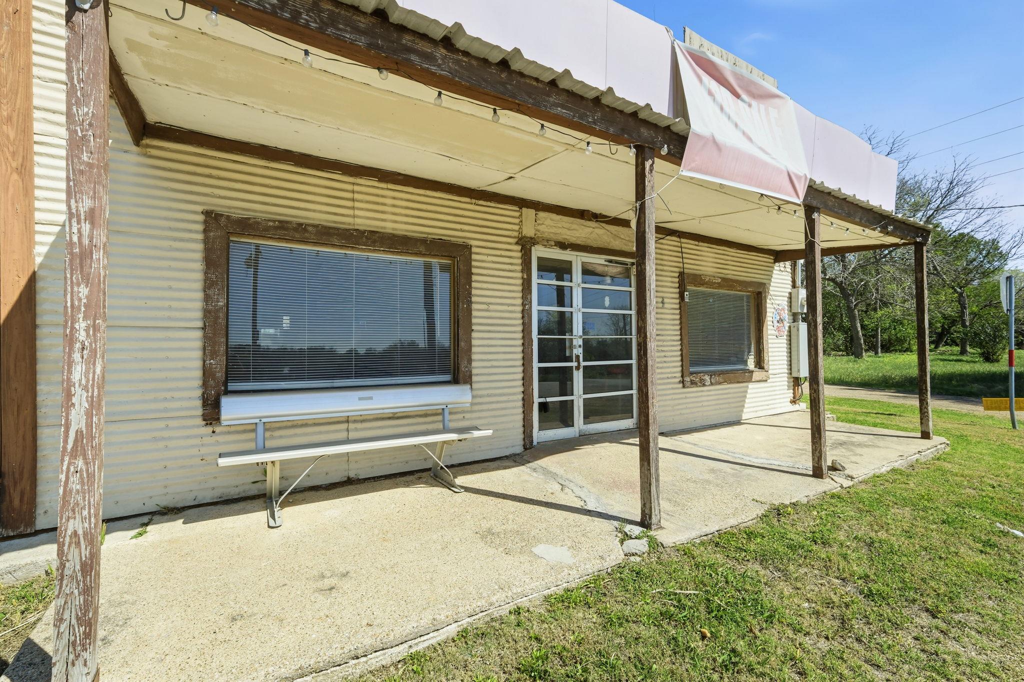 110 County Road 421 Thorndale TX 76577