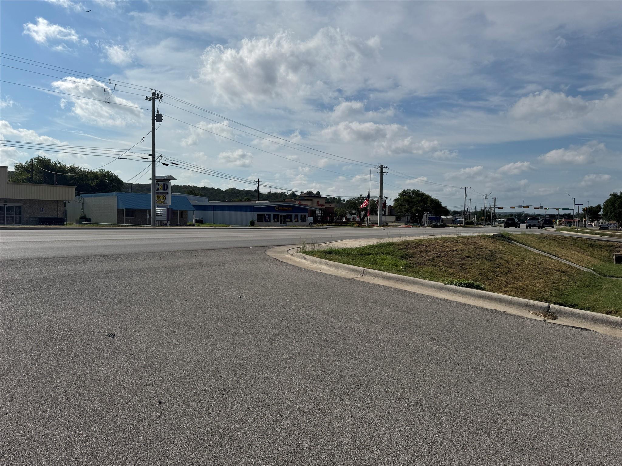 2202 - 2204 N Us Highway 281 Highway N Marble Falls TX 78654