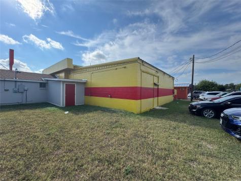 2202 - 2204 N Us Highway 281 Highway N Marble Falls TX 78654