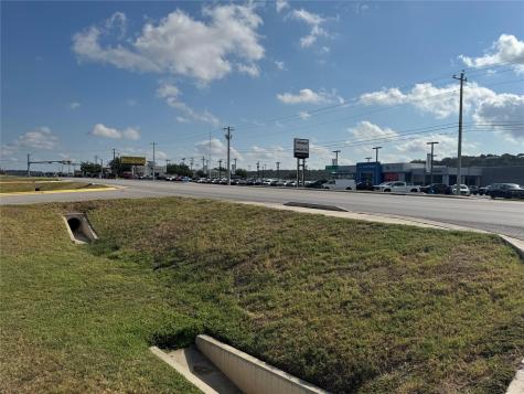 2202 - 2204 N Us Highway 281 Highway N Marble Falls TX 78654