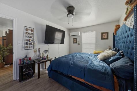 8142 Glen Mont San Antonio TX 78239