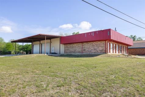 1804 W Cameron Avenue Rockdale TX 76567