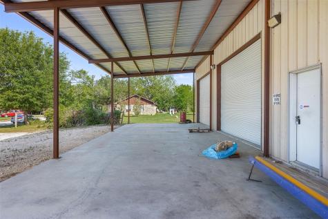 1804 W Cameron Avenue Rockdale TX 76567