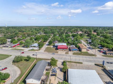1804 W Cameron Avenue Rockdale TX 76567