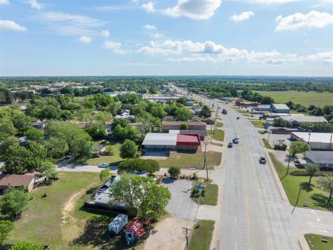 1804 W Cameron Avenue Rockdale TX 76567