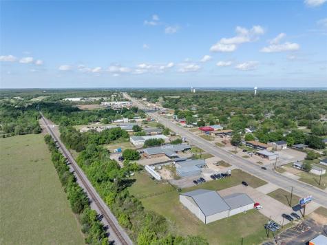 1804 W Cameron Avenue Rockdale TX 76567